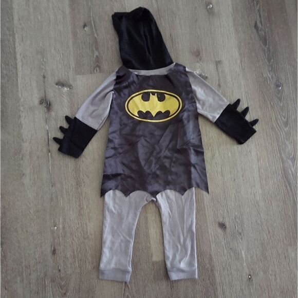 DC Comics Superhero Batman Costume – Zip Up Bodysuit with Cape 24 Months - Picture 5 of 7